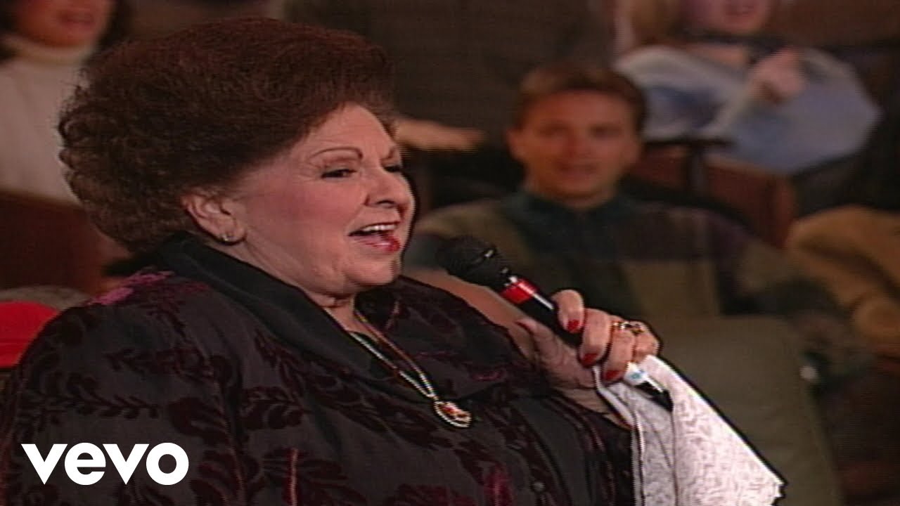 Vestal Goodman, Lillie Knauls - Little Wooden Church On the Hill [Live]