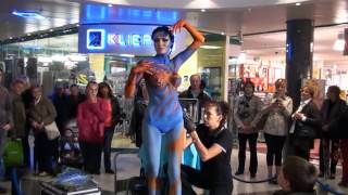 preview picture of video 'Blaue Stunden in Weiden: Bodypainting'