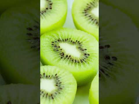 HOW TO EAT KIWI LIKE A PRO? #asmr #asmrvideo #asmrsounds #asmrfood #foodporn #fruit #kiwi #artwork