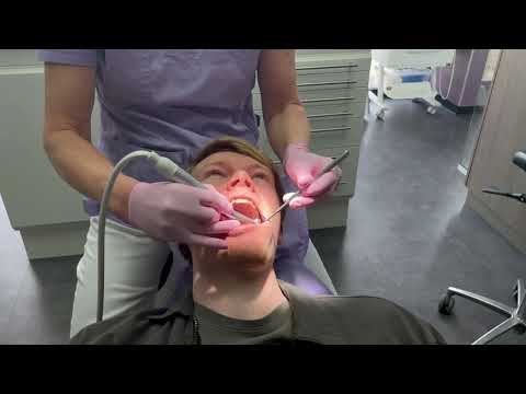 Jilt Jorritsma leest voor uit zijn debuutroman Was