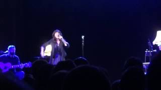 Natalie Imbruglia - Satisfied (2017 Acoustic Tour)
