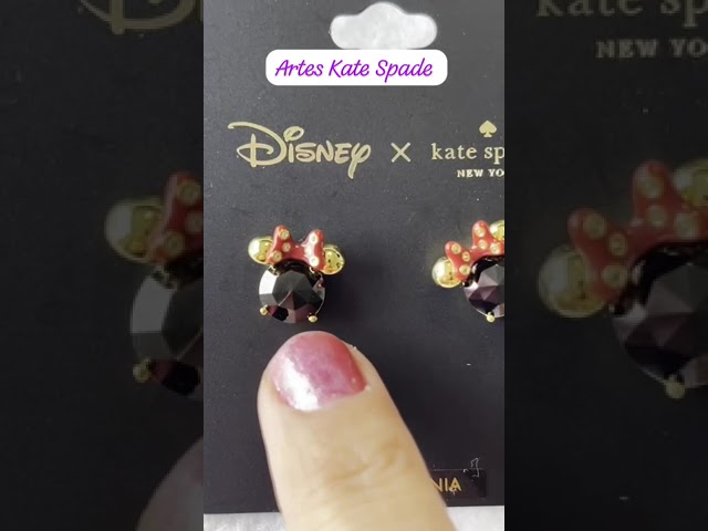 Vídeo relacionado con Juego de pendientes de aro de piedra chapada en plata de Minnie Mouse
