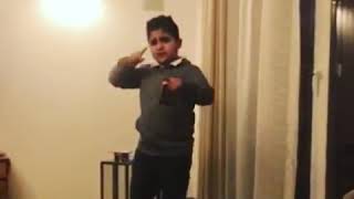 Enos Kleiner Neffe singt von Mero Träume werden wahr ft. Brado