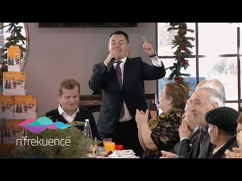 Gentian Gojani dhe “Akord Band” performojnë “Si dukat I vogël je”