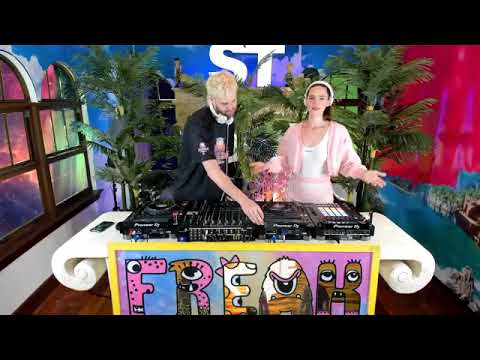 2021 11 21 SOFI TUKKER surprise set