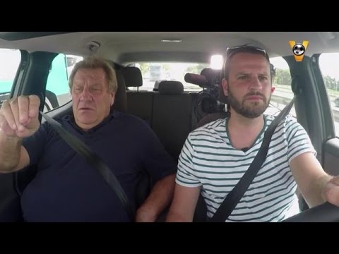 Jan Boskamp in de auto - VOETBAL INSIDE
