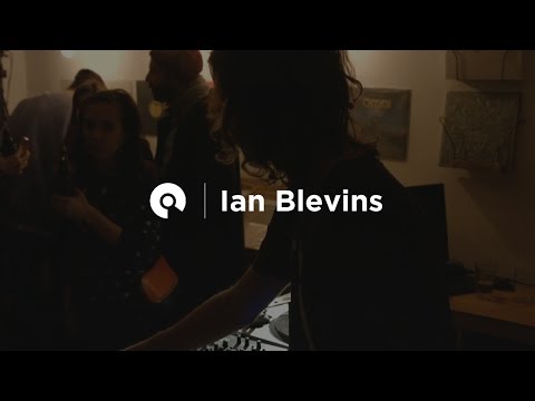 Ian Blevins @ Wax Hounds - Berlin (BE-AT.TV)