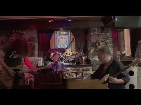 UNKLE GROOVE - Superstitious - Live at Bistro à Jojo.