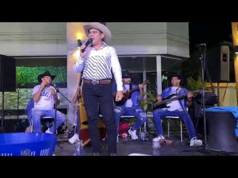 Esa no era / Carlos Saavedra 