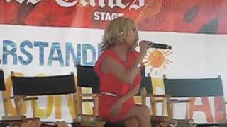 Kristin Chenoweth Singing "Somewhere Over The Rainbow"