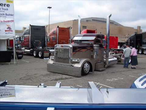 18 Wheels and a Dozen Roses video