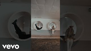 Musik-Video-Miniaturansicht zu Dirty Dancing Songtext von Glockenbach feat. ÁSDÍS