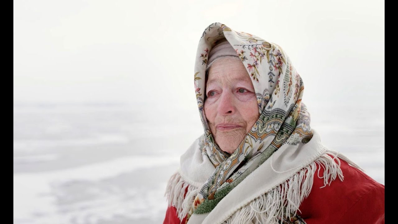 LA VIEILLE FEMME ET LE LAC