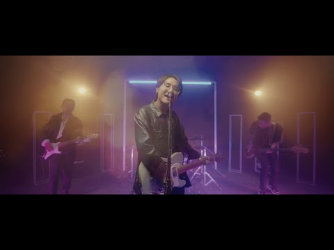 THE RUNWAY - Find Me Find You (Official Music Video)