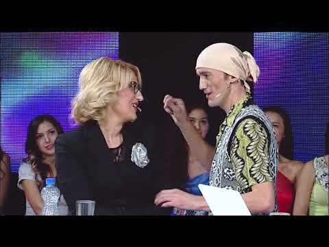 Sofija e  Salihi me djal rrexohen  neper publik dhe me missa