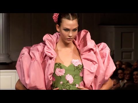 Remembering Oscar de la Renta | Designer Profile