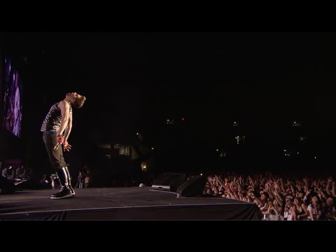 Video thumbnail for I Was Born to Love You (Live at Summer Sonic Fesitval, Tokyo, 17th August 2014)
