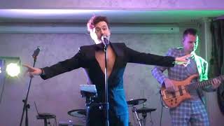 Харизма. Ив Набиев.Совместный шоу-концерт PARTY Ива Набиева и Юлии Альбах 
Совместный шоу-концерт PARTY Ива Набиева и Юлии Альбах Открытие. 8 ноября в ресторане «La Veronа» состоится совместный шоу-концерт PARTY Ива Набиева и Юлии