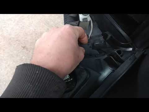 Volkswagen TIGUAN 2008г.в .фольксваген Тигуан,разбераем заднюю дверь, снимаем карту, вынимаем стекло