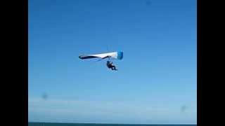 preview picture of video 'Hang Gliding the dunes with no harness!'