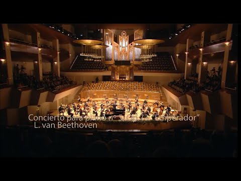Eduardo Fernandez - Beethoven Piano Concerto 5 Emperor - Víctor Pablo Pérez / ORCAM