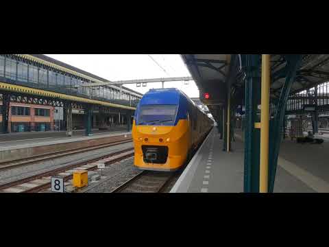 NS FLOW VIRM 2/3 vertrekt van station 's-Hertogenbosch.