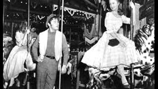 Gordon MacRae and Shirley Jones: "If I Loved You," Carousel 1956    (Excerpt)