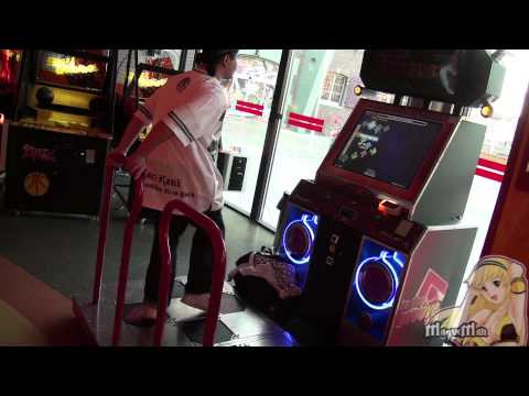 DDRNL Christmas meet 2010: MagixMan - Flying High Remix