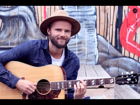 Niila - Smell The Roses (acoustic) | Småll Sessions