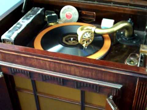 Orthophonic Victrola - Tip-Toe Thru' the Tulips With Me - Pathe 37015