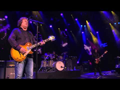 download lagu mp3 mp4 Gary Moore Empty Rooms, download lagu Gary Moore Empty Rooms gratis, unduh video klip Gary Moore Empty Rooms