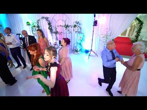 Super Femei, Formatia Alb si Negru LIVE!