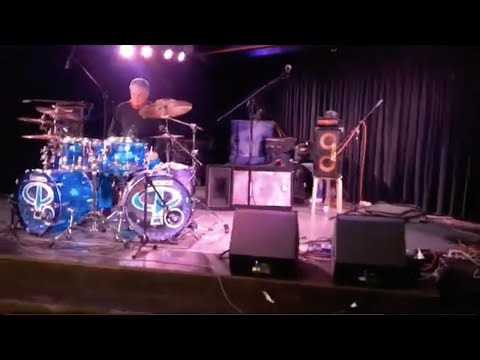 Thumbnail for Carl Palmer uses the BIGGEST monitor speaker in Germany! by Carl Palmer