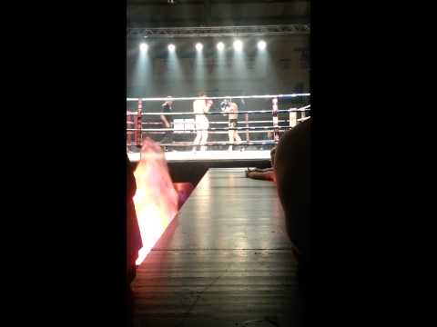 Dale Hughes vs Paddy Douglas part 1