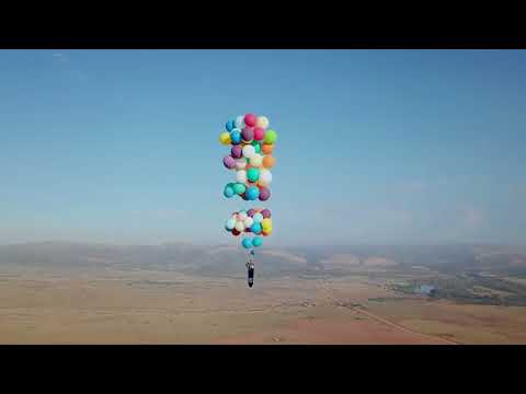 Man Strapped to 100 Helium Balloons Flies 8,000 feet up in the Air in South Africa