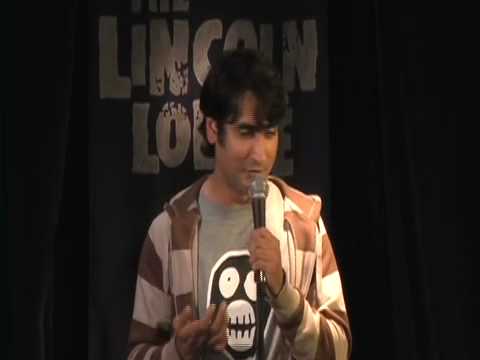 Kumail Nanjiani on Cellphones and Horror Movies