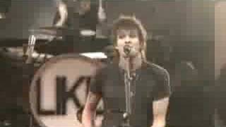 &quot;Heels Over Head&quot; Live by Boys like Girls
