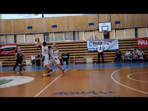 Air Krystian - akcja z meczu Vincal - Daas Basket Hills MU-18 15.01.2017r.