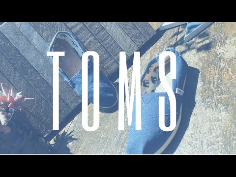 Toms Classic Canvas Navy Blue Slip On Mens Flats On Feet