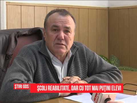 Şcoli reabilitate, dar cu tot mai puţini elevi
