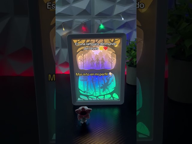 Vídeo relacionado con Paladone Stranger Things D20 - Lámpara LED de pared de neón para sala de juegos, señal LED alimentada por USB para dormitorio, ordenador