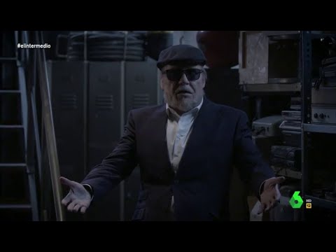 La divertida imitación de Joaquín Reyes del comisario Villarejo, "el 007 español" - El Intermedio