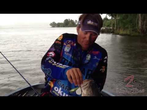 How to fish a Square Bill Crankbait for Big Bass - Line, Rod and Retrieve - Secret Fishing Tip