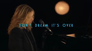 Don&#39;t Dream It&#39;s Over - Diana Krall (Subtitulada español/inglés)