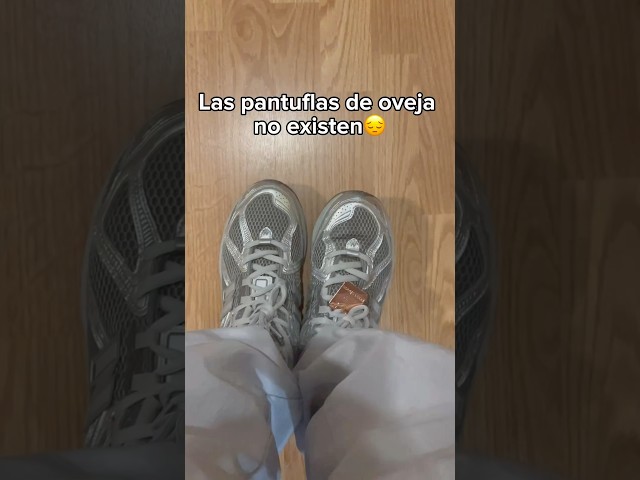Vídeo relacionado con JOMIX Zapatillas de Casa de Felpa para Mujer Pantuflas con Corazones Estampados Peluche Suave Cómoda Invierno Otoño Interior (Marino, 38)