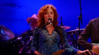 Bonnie Raitt - Thing Called Love (w/James Taylor) - Newark 07-06-2017