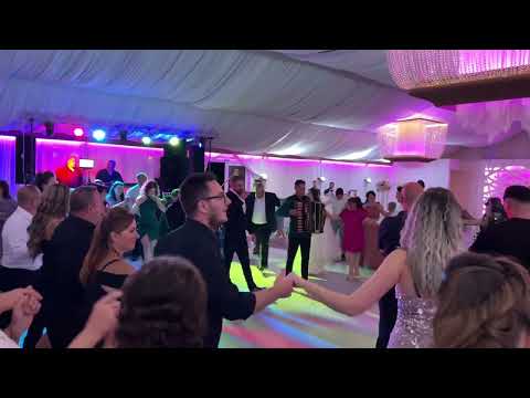 Formatie nunta Ploiesti-Boby de la Valeni- “LIVE - La multi ani, Casa de piatra! (#melodia #mirilor)