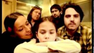 Javiera &amp; Los Imposibles - Maldita Primavera ( Video Clip Oficial )