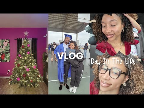 Vlog: Decorating The Christmas Tree + Curly Hair Routine + Going To My Brothers Graduation🎓🎄 