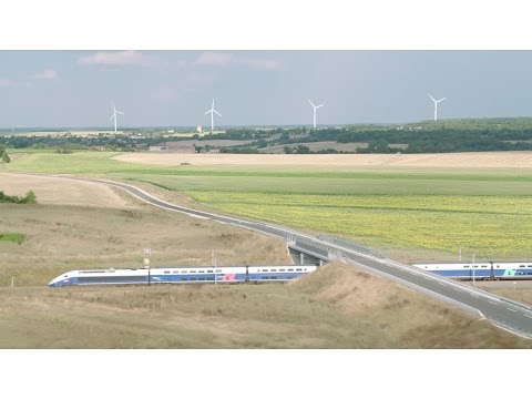 Des TGV sur la #LGVSEA : survol des essais à 320km/h // Speed tests on new SEA HSL (aerial - 4K UHD)